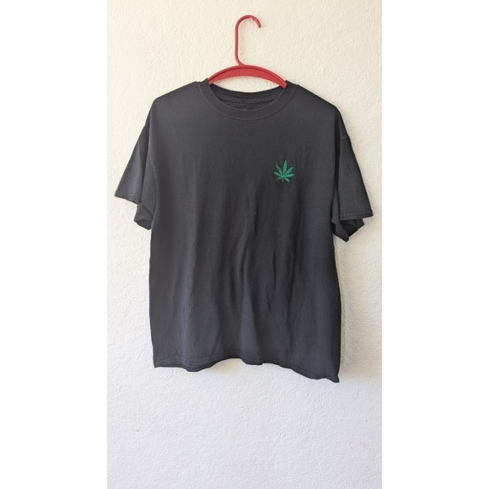 Eighty Eight Brand Graphic T-Shirt Embroidered Leaf Design Black‎ Large